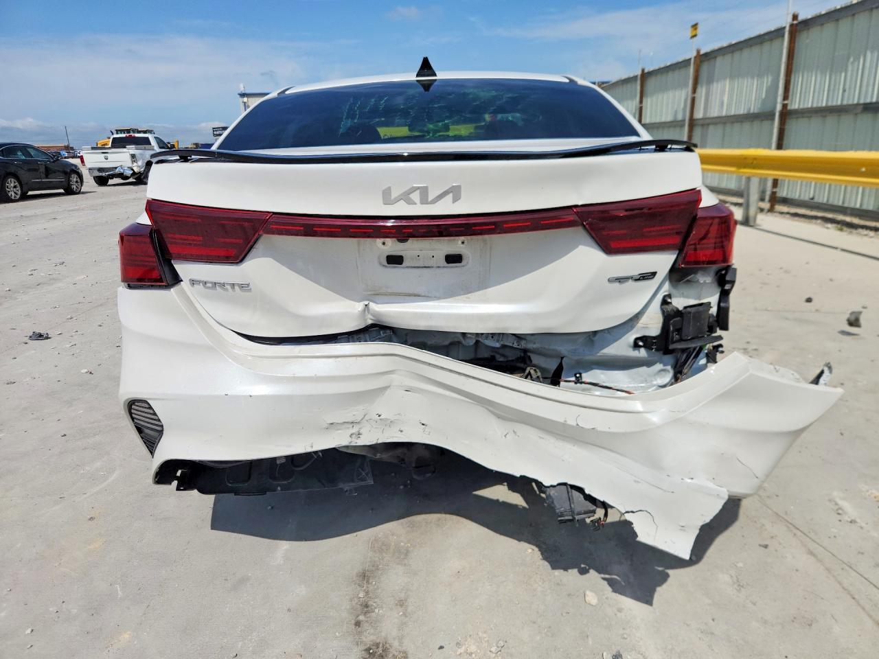 2024 Kia Forte Gt Line - Фото 6