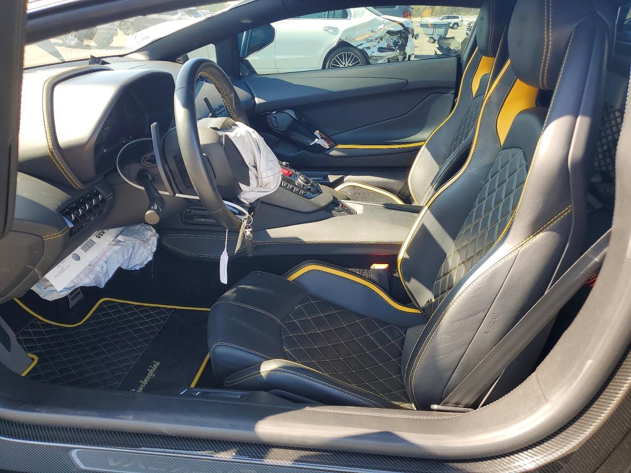 2018 Lamborghini Aventador S - Image 7