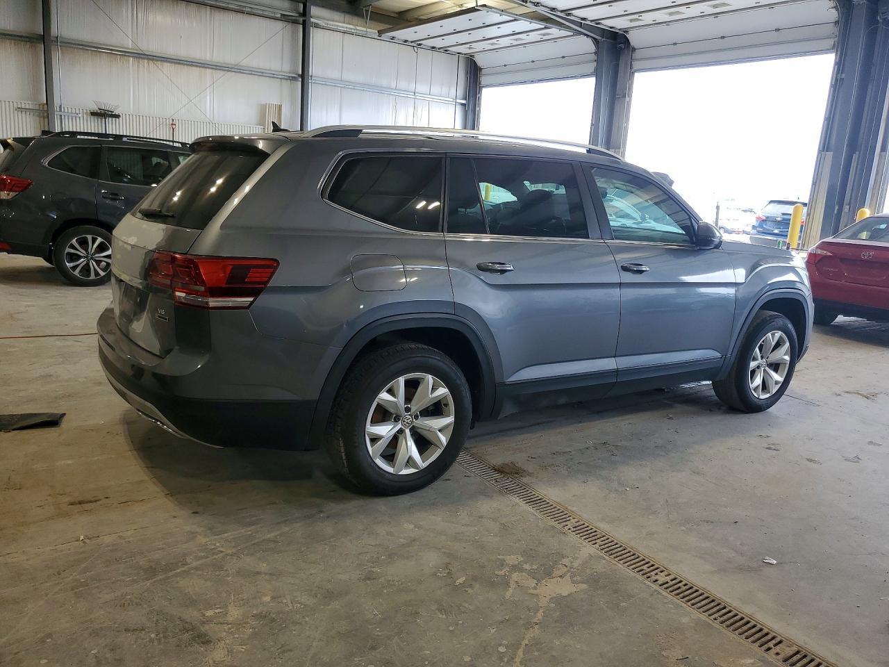 2018 Volkswagen Atlas Se - Image 3