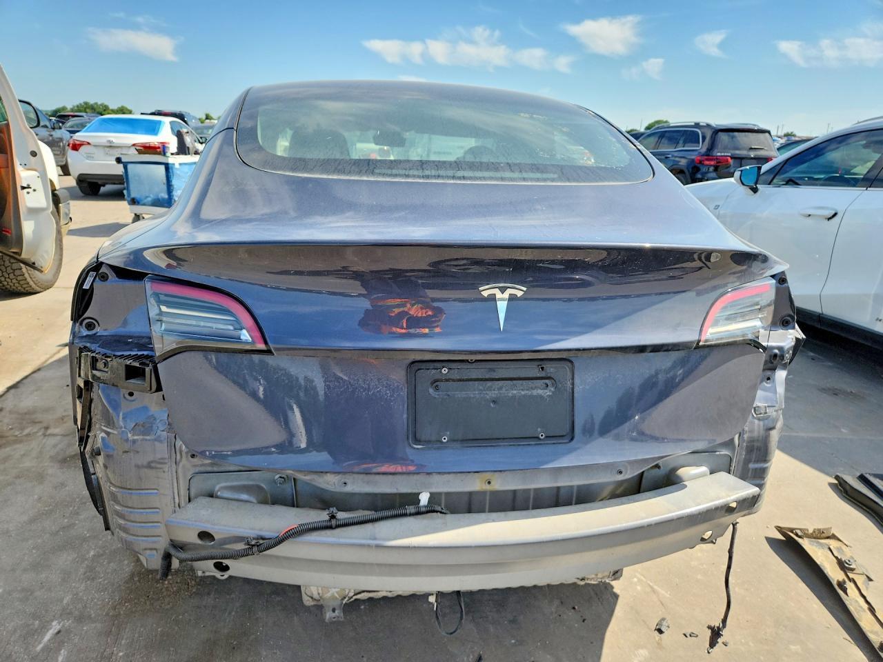 2023 Tesla Model 3 - Фото 6