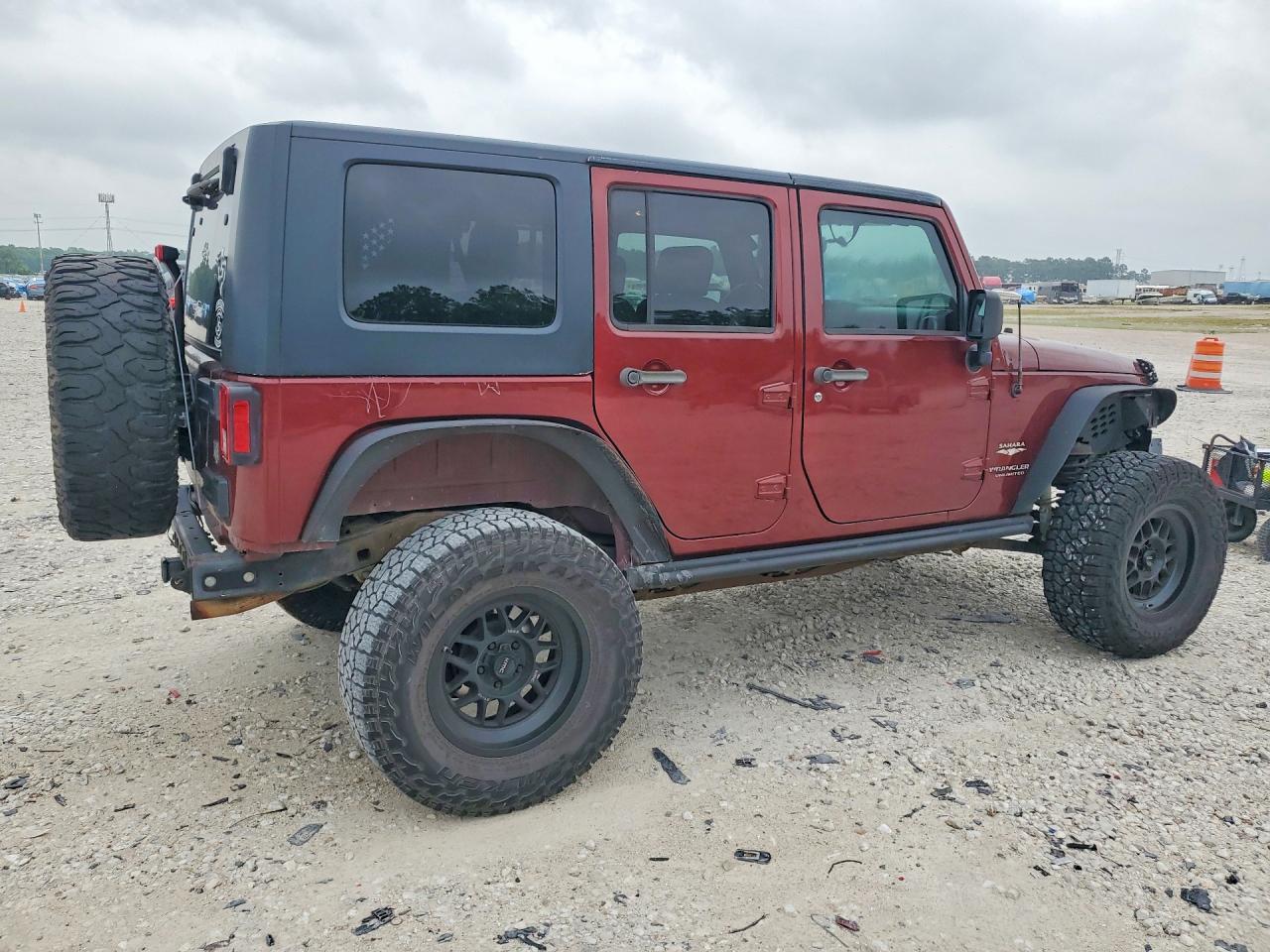 2008 Jeep Wrangler Unlimited Sahara - Image 3