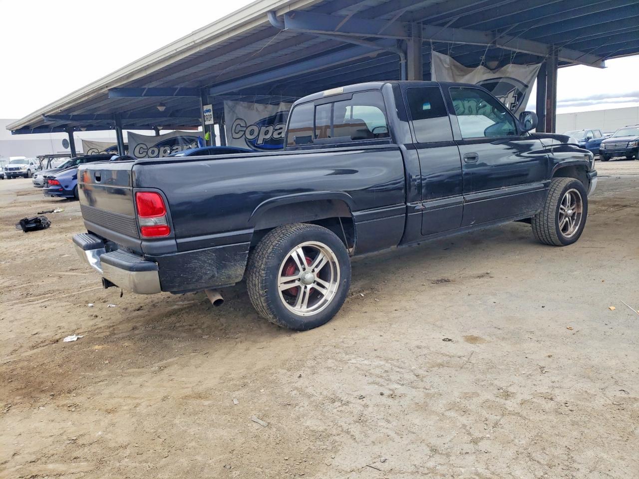2001 Dodge Ram 1500 - Image 3