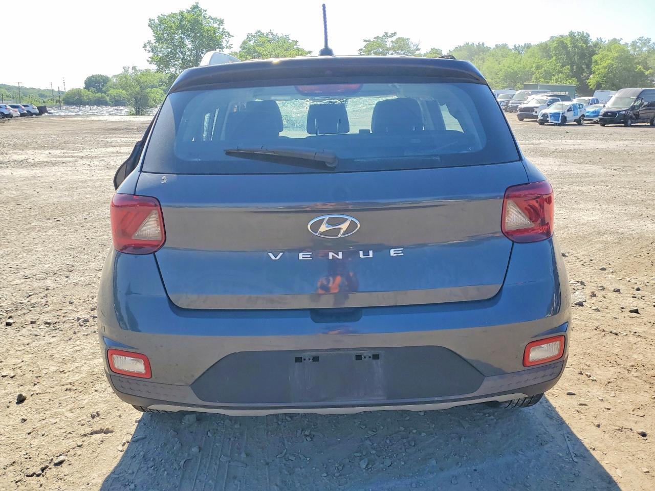 2023 Hyundai Venue Limited - Фото 6