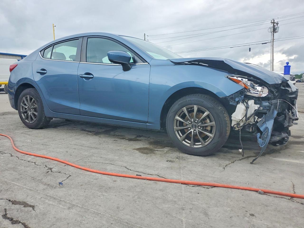 2016 Mazda 3 Touring - Image 4