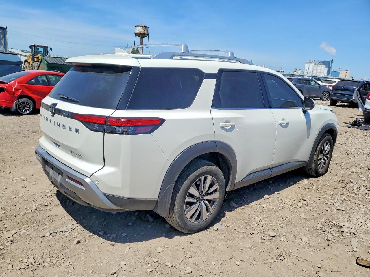 2022 Nissan Pathfinder Sl - Фото 3