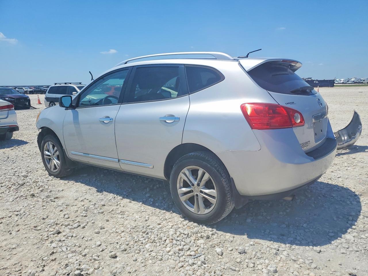 2015 Nissan Rogue Select S - Image 2