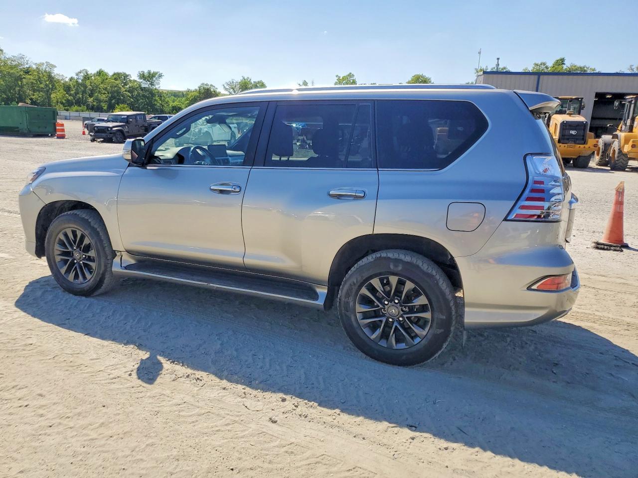 2022 Lexus Gx 460 Base - Фото 2