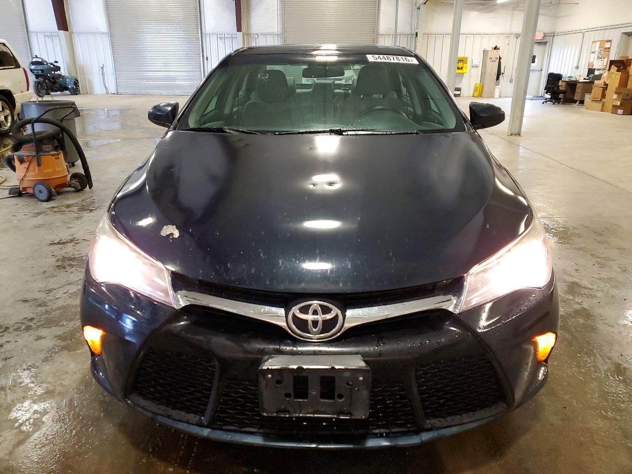 2017 Toyota Camry Se - Фото 5