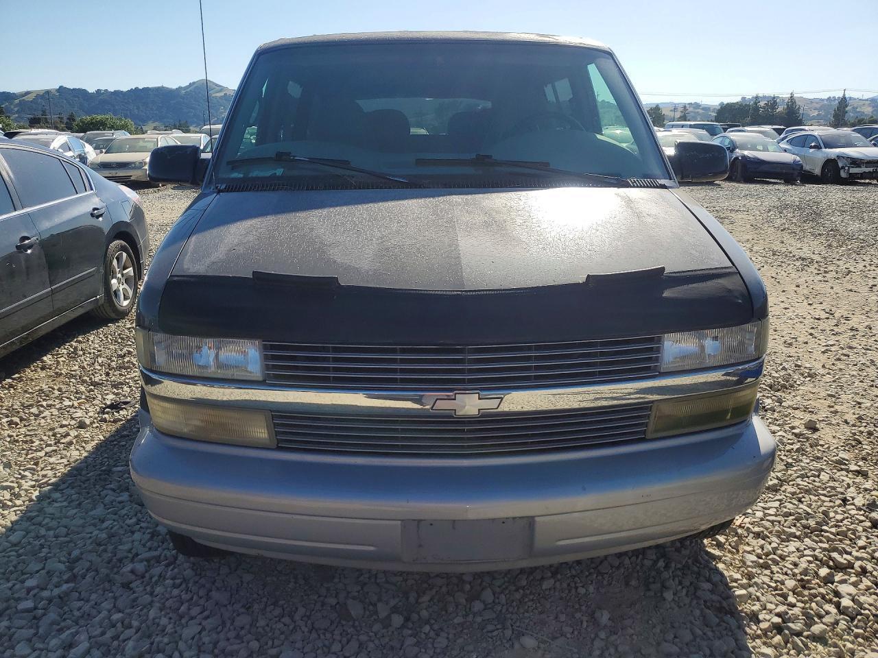 1999 Chevrolet Astro - Image 5