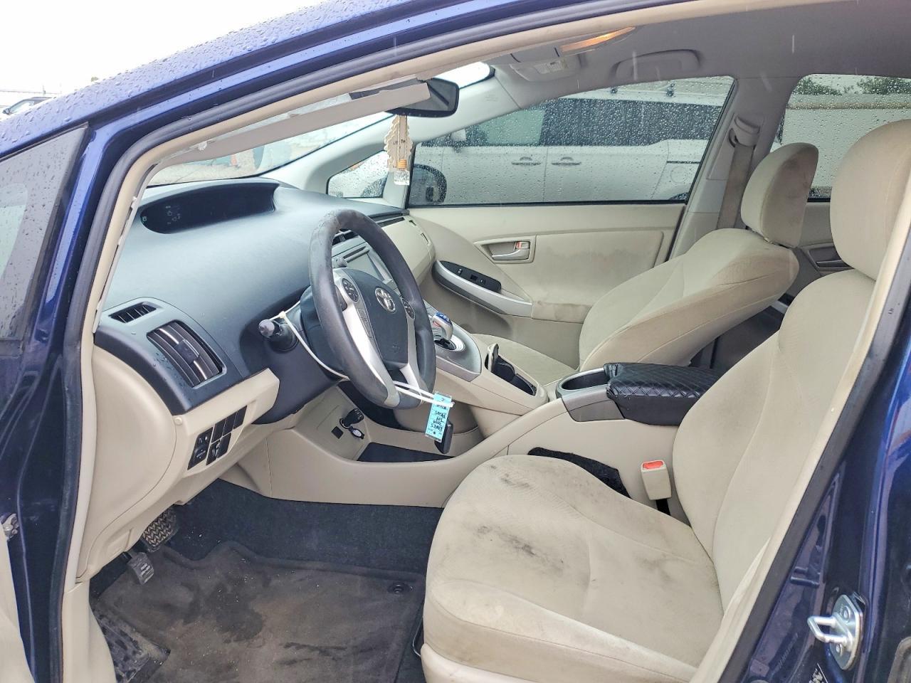 2014 Toyota Prius Three - Фото 7