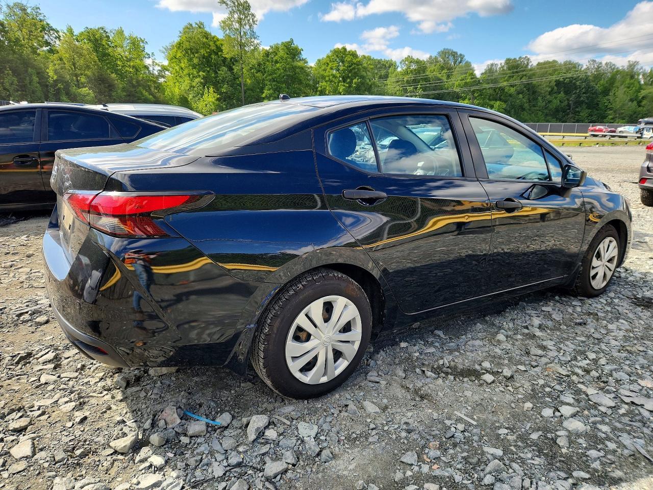 2020 Nissan Versa S - Фото 3