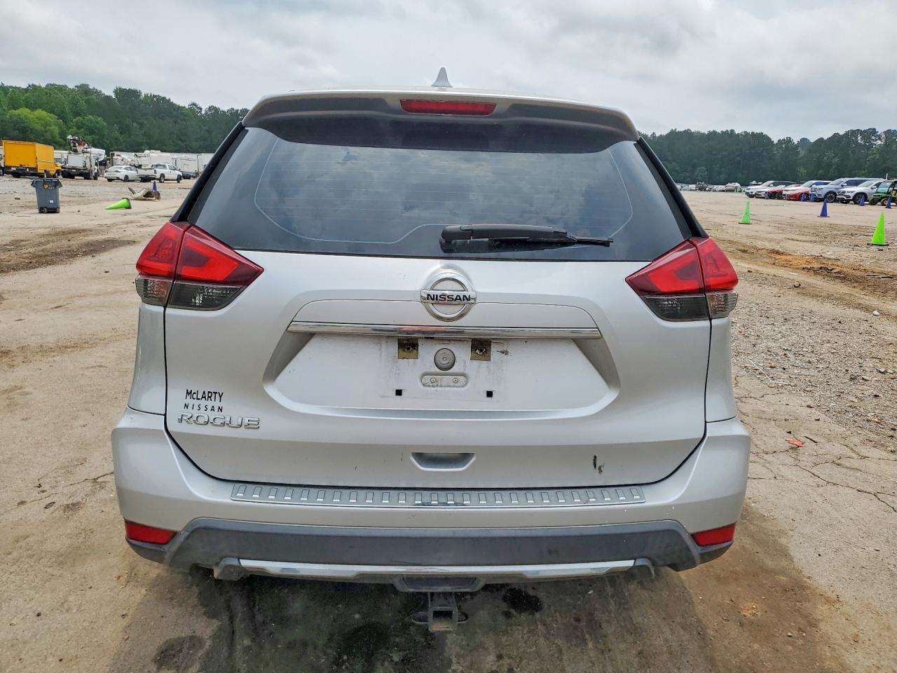 2018 Nissan Rogue S - Image 6