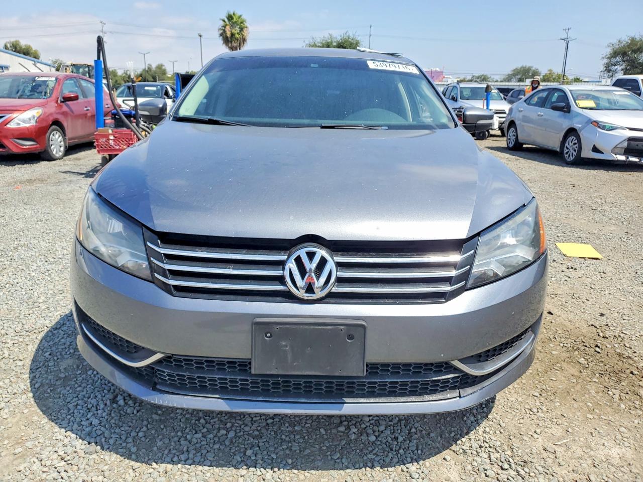 2014 Volkswagen Passat S - Фото 5