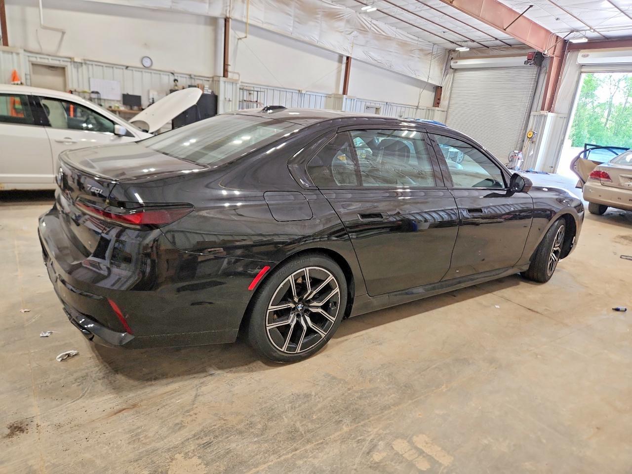 2024 BMW 760 I - Фото 3