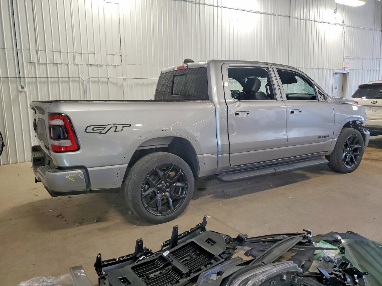 2023 Ram 1500 Laramie - Фото 3