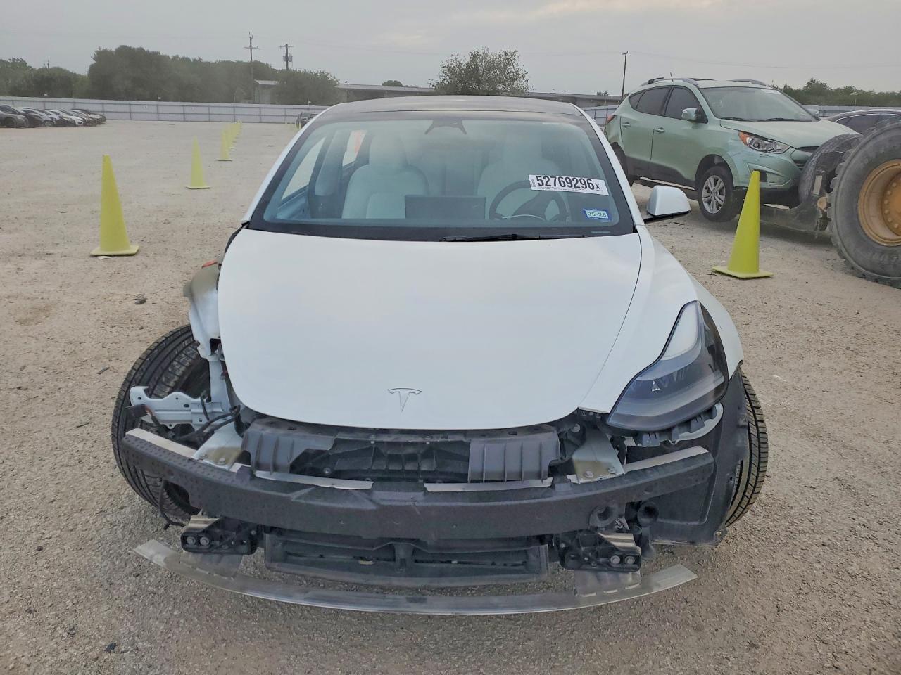 2023 Tesla Model 3 - Фото 5