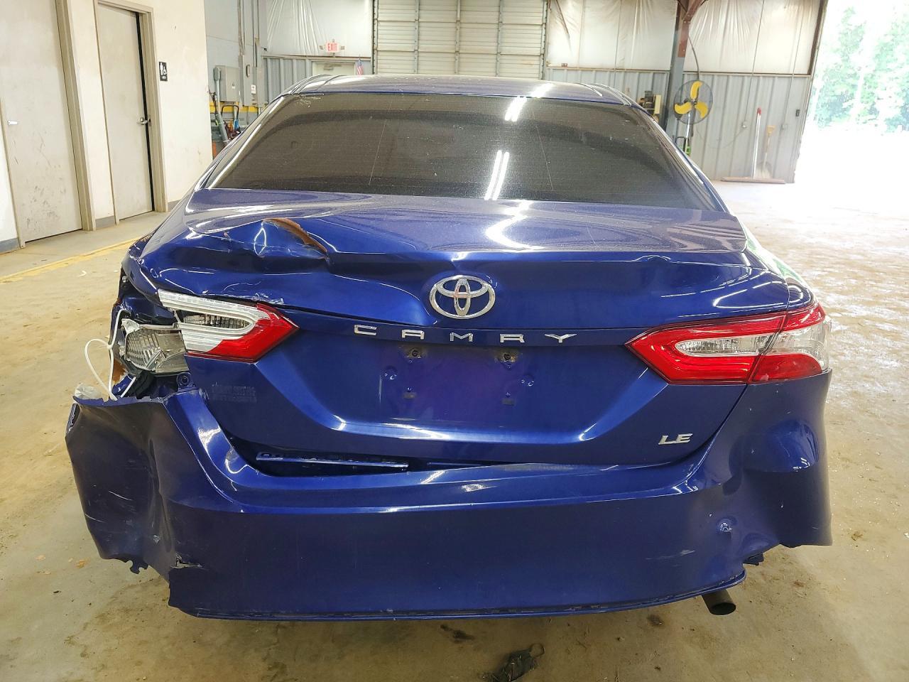 2018 Toyota Camry Le - Фото 6