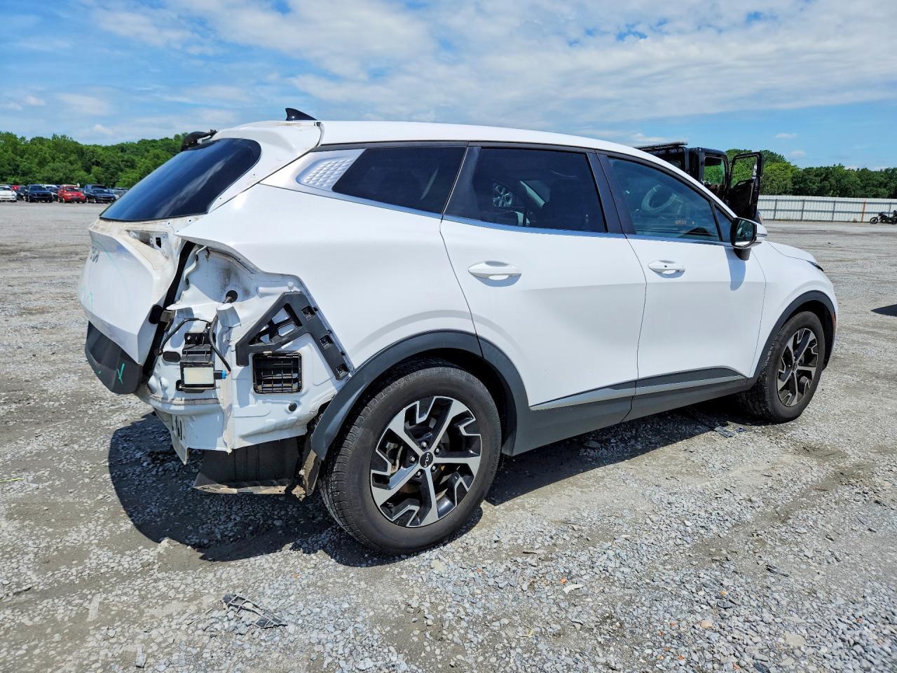 2023 Kia Sportage Ex - Image 3