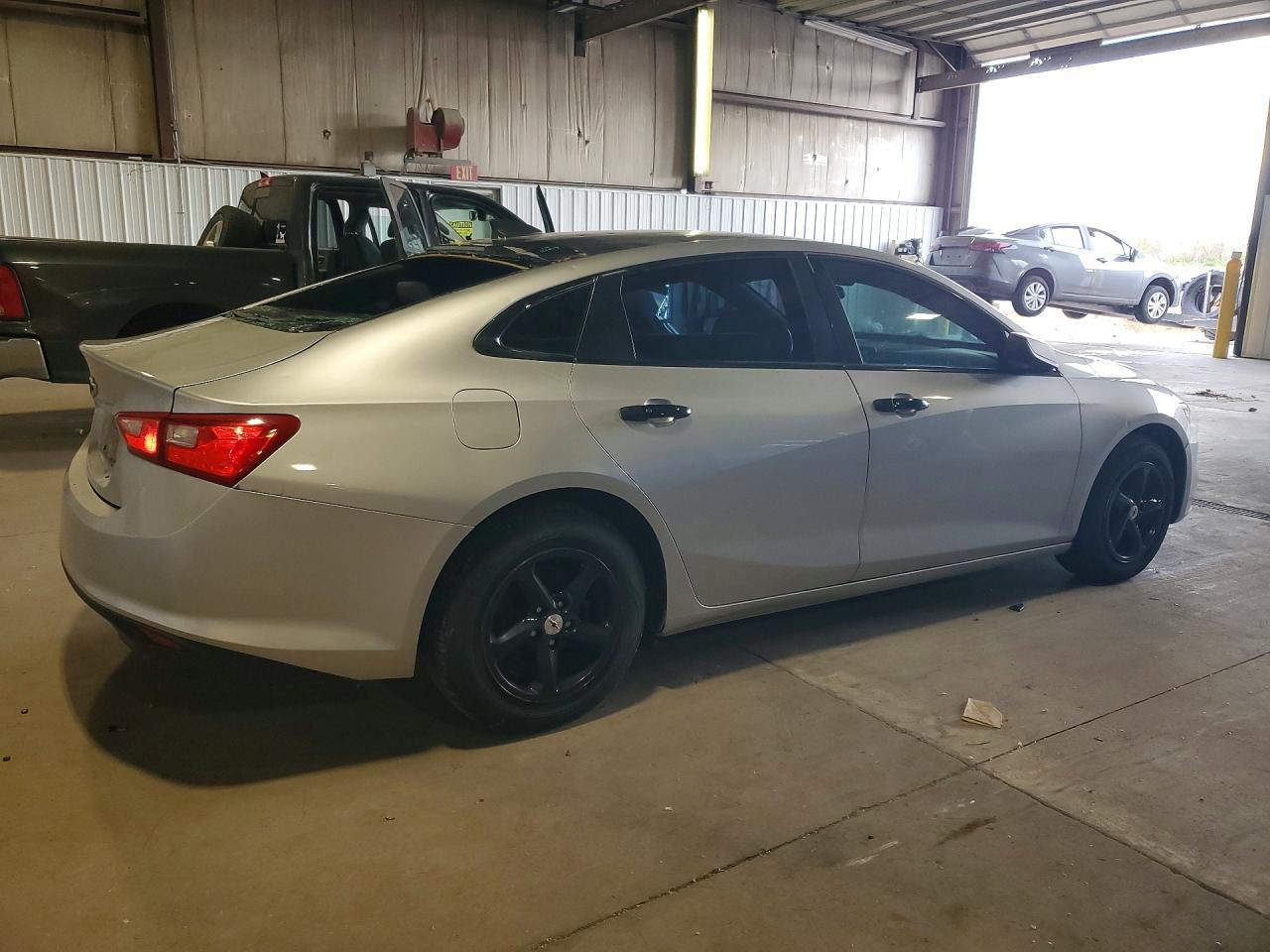 2016 Chevrolet Malibu Ls - Image 3