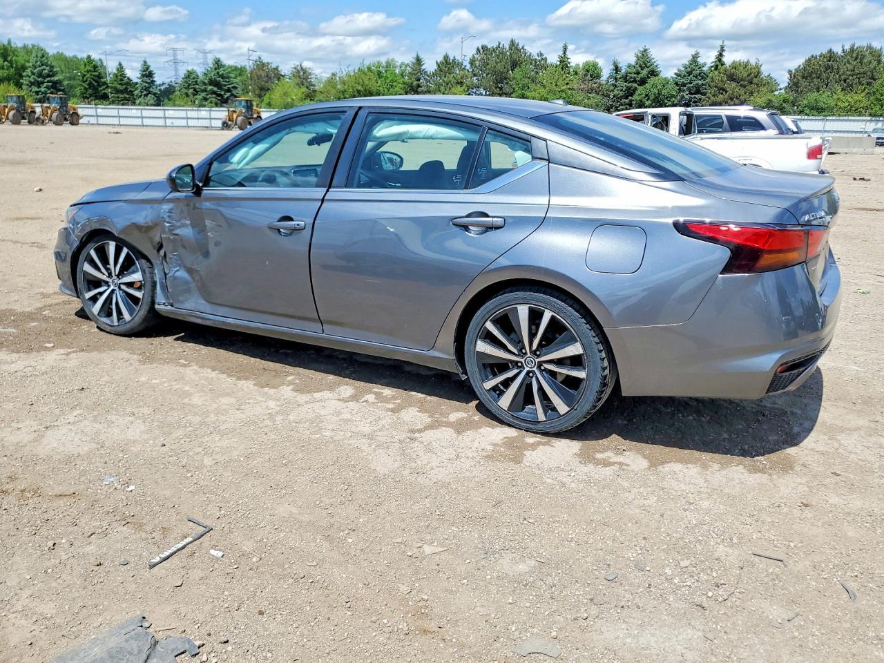2019 Nissan Altima Sr - Фото 2
