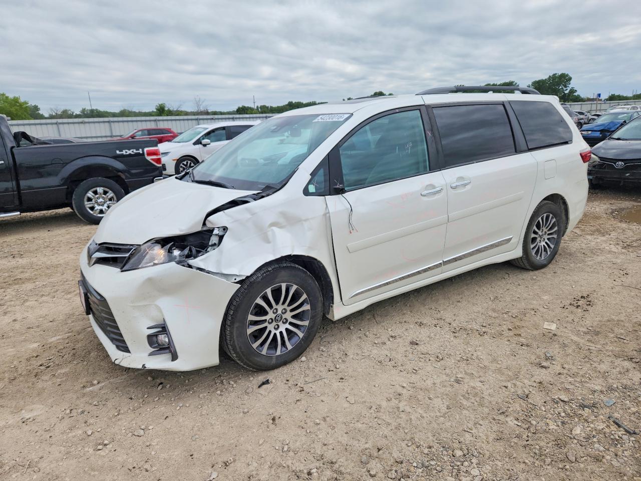 2020 Toyota Sienna Xle 8-Passenger