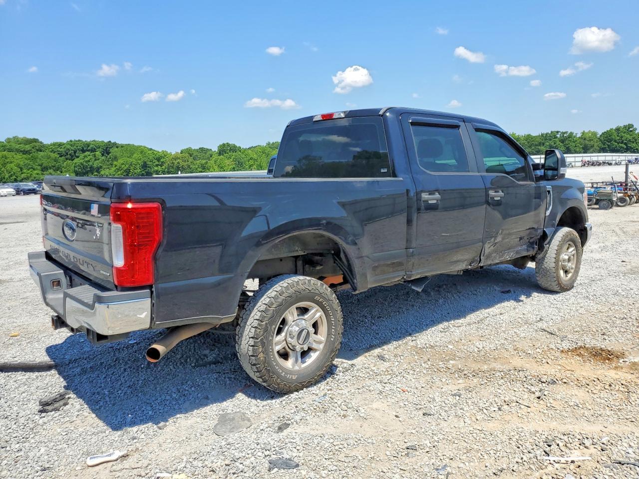 2017 Ford F250 Super Duty - Image 3