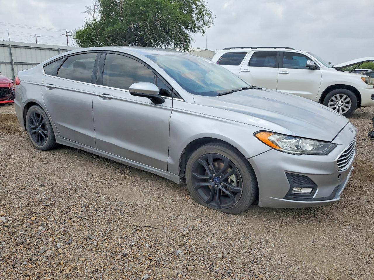2020 Ford Fusion Se - Фото 4