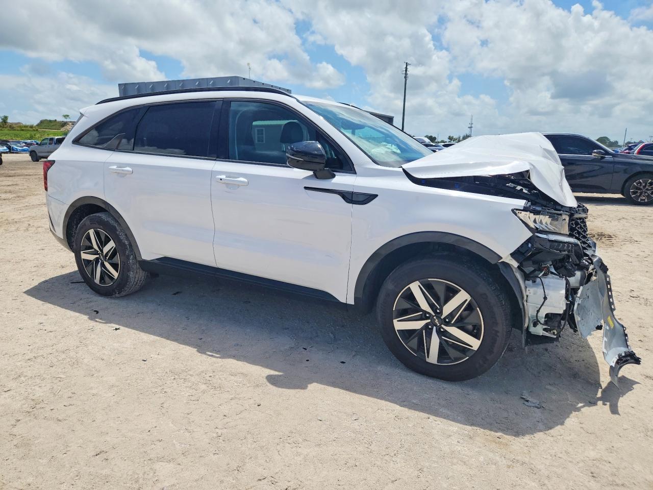 2022 Kia Sorento S - Фото 4