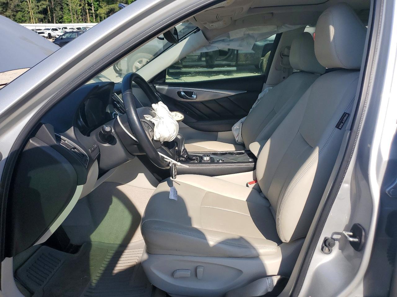 2015 Infiniti Q50 Premium - Image 7