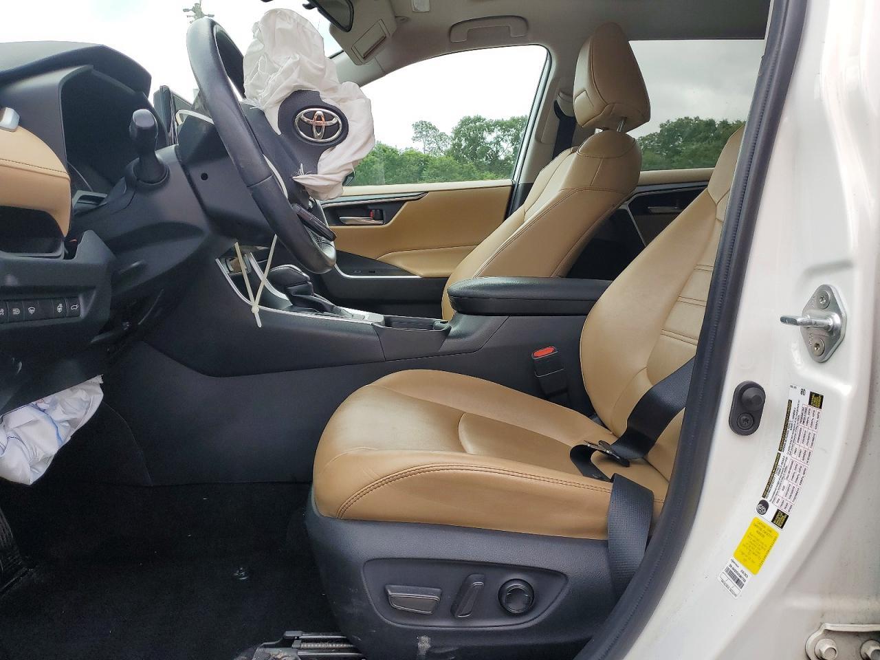 2019 Toyota Rav4 Xle Premium - Image 7