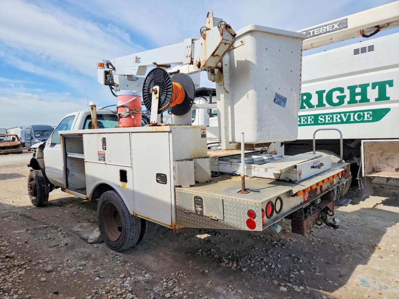 2013 Ford F450 Super Duty Bucket Truck - Фото 3
