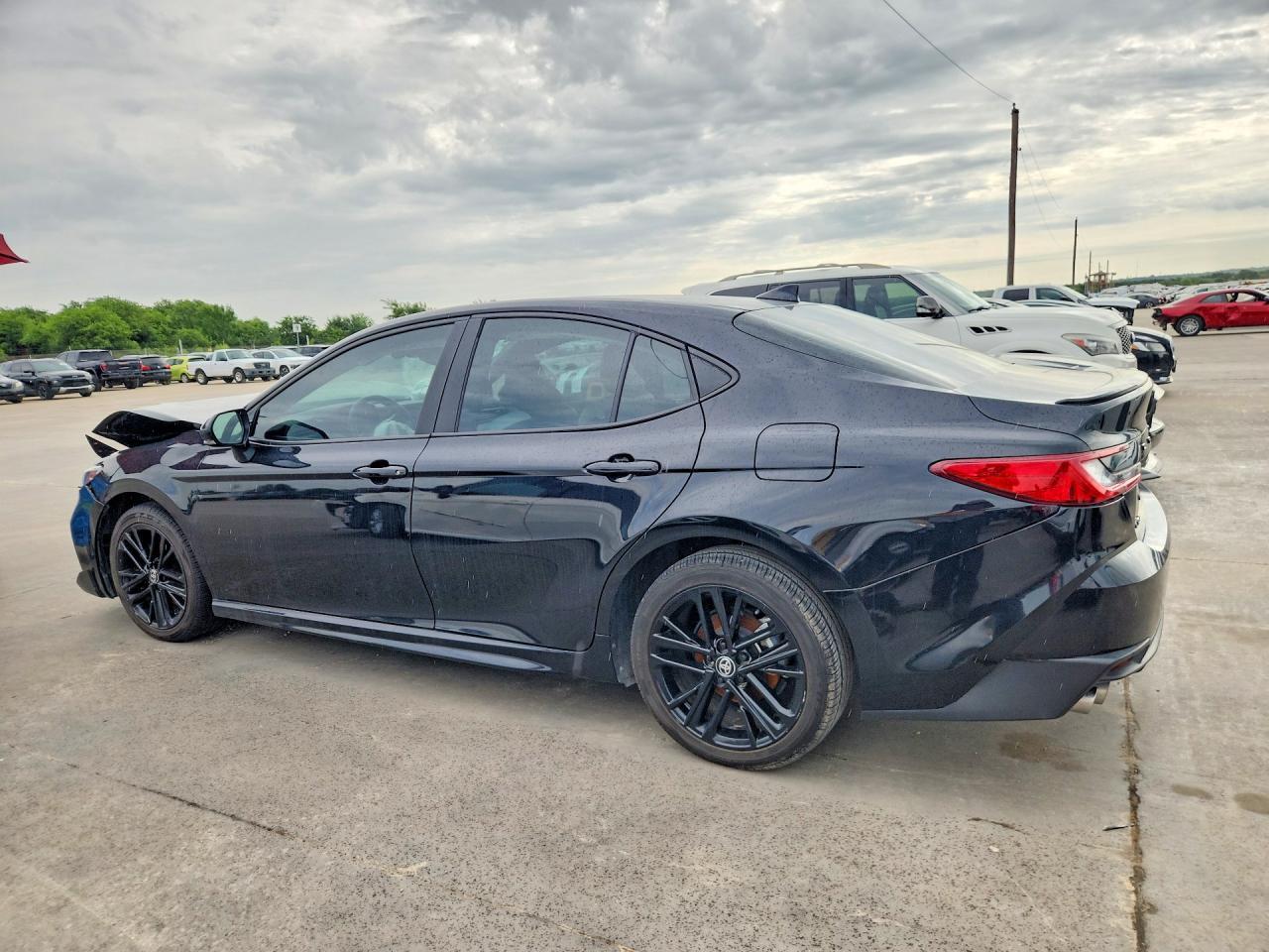 2025 Toyota Camry Se - Фото 2