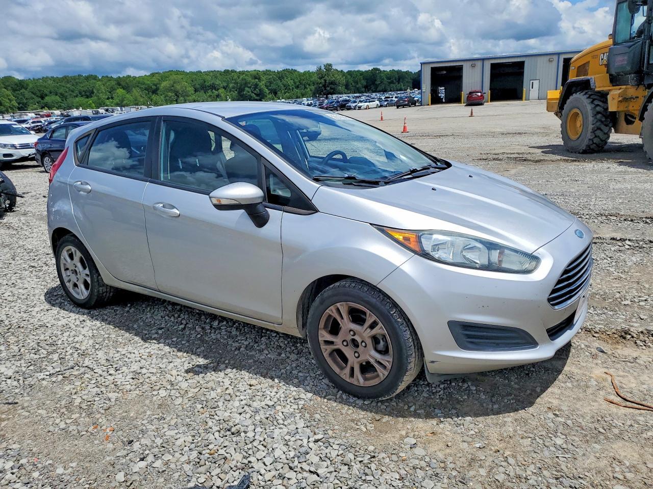 2015 Ford Fiesta Se - Image 4