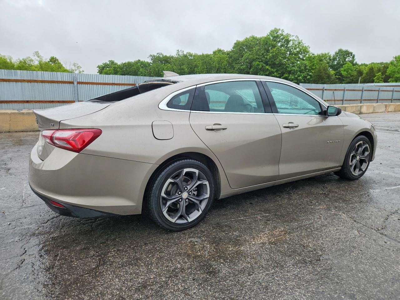 2022 Chevrolet Malibu Lt - Image 3