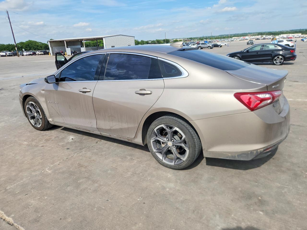 2022 Chevrolet Malibu Lt - Фото 2