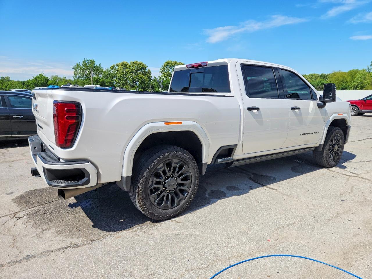 2024 GMC Sierra K2500 Denali Ultimate - Фото 3