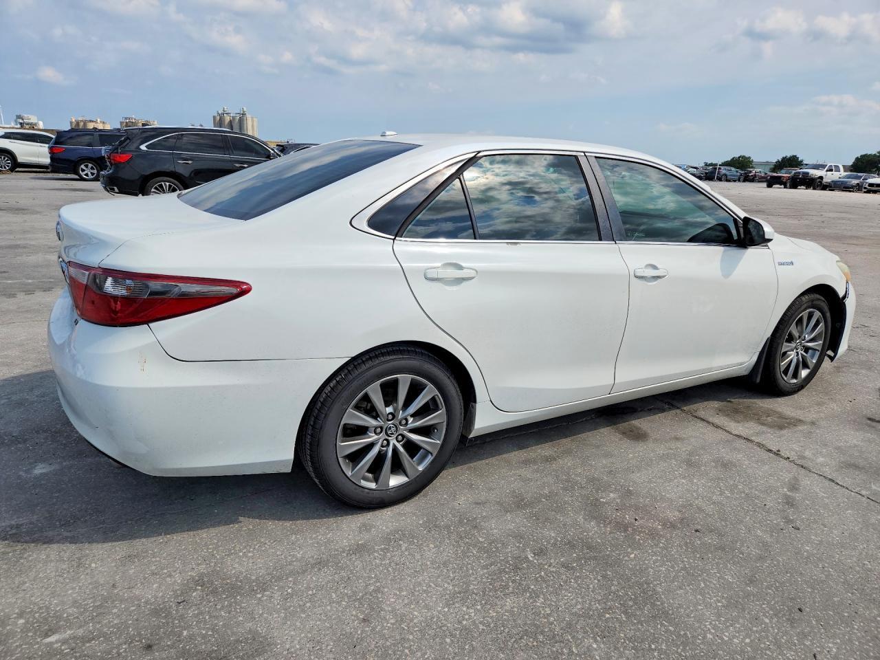 2015 Toyota Camry Hybrid Xle - Фото 3