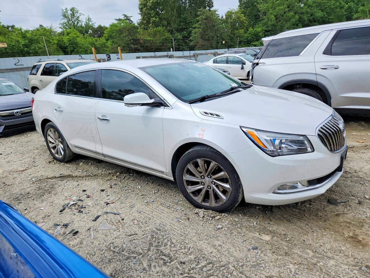 2015 Buick Lacrosse - Image 4