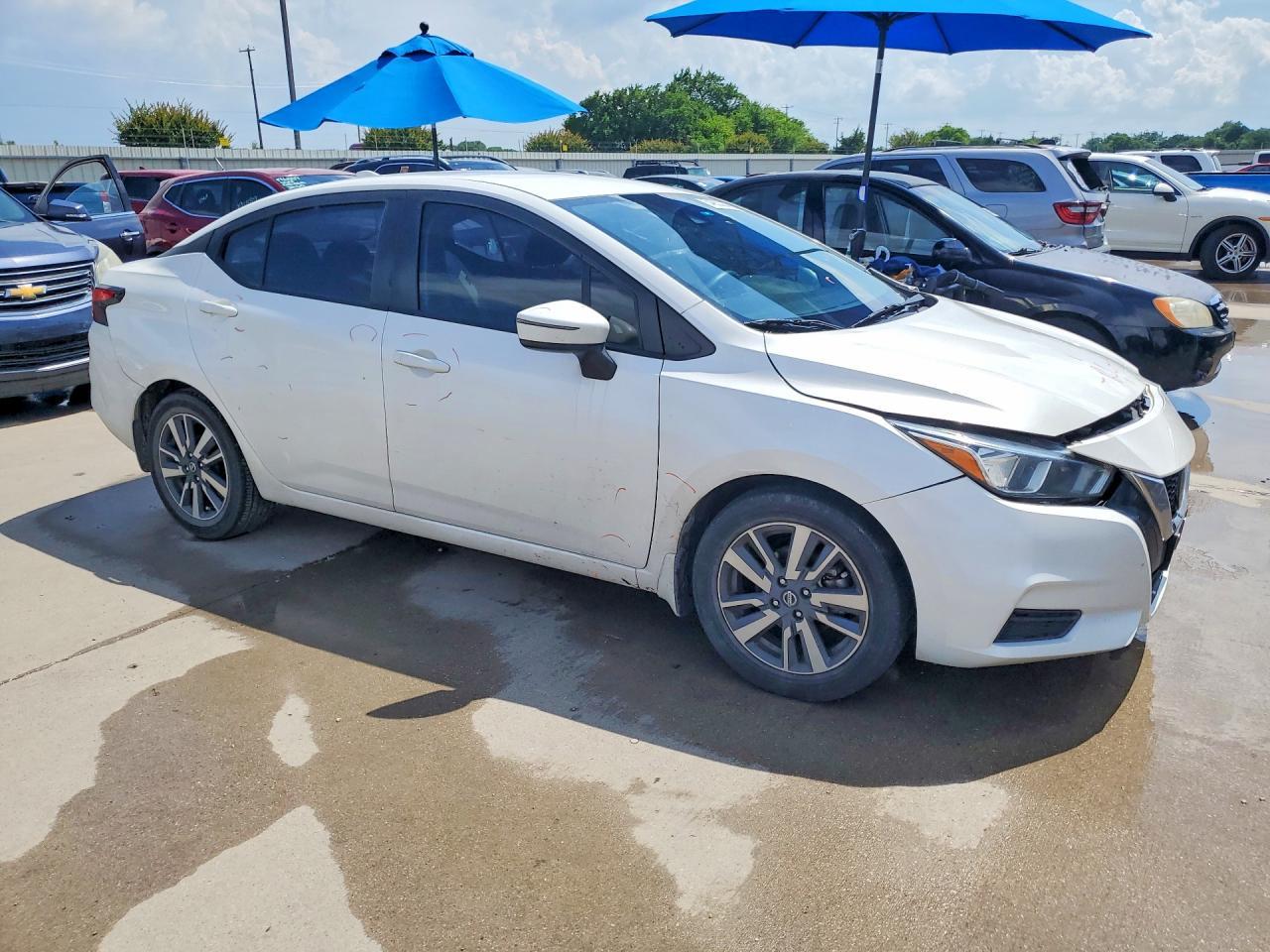 2020 Nissan Versa Sv - Image 4