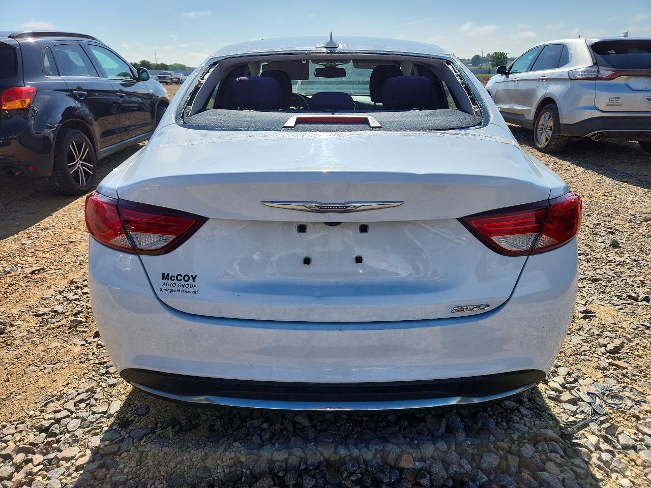 2016 Chrysler 200 Limited - Фото 6