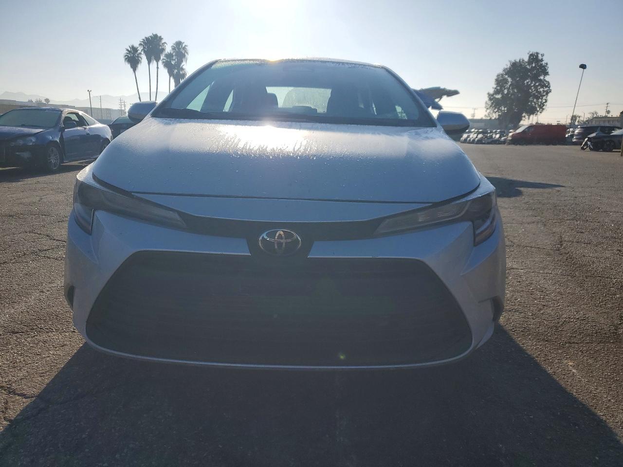 2025 Toyota Corolla Le - Фото 5