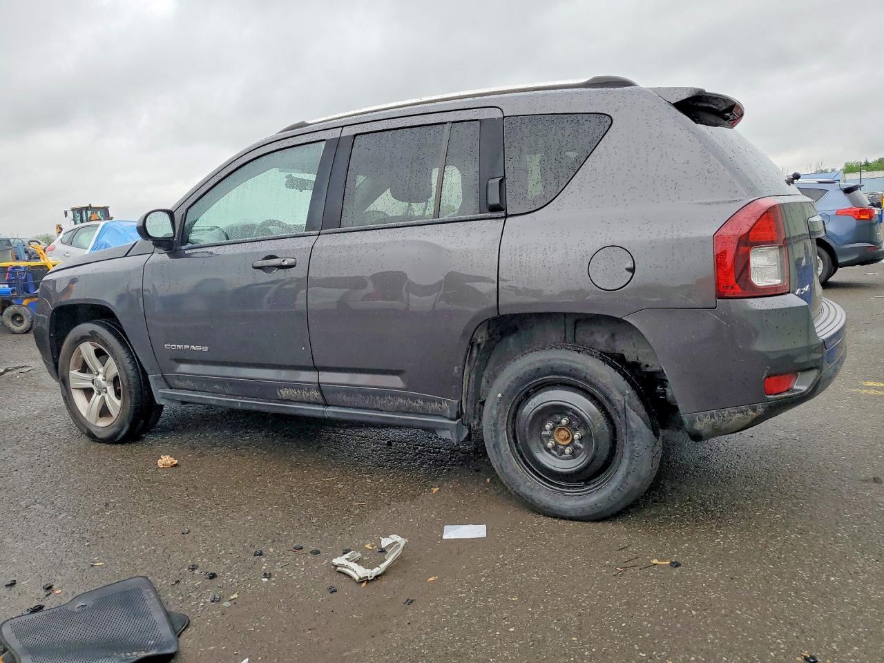 2014 Jeep Compass Latitude - Фото 2