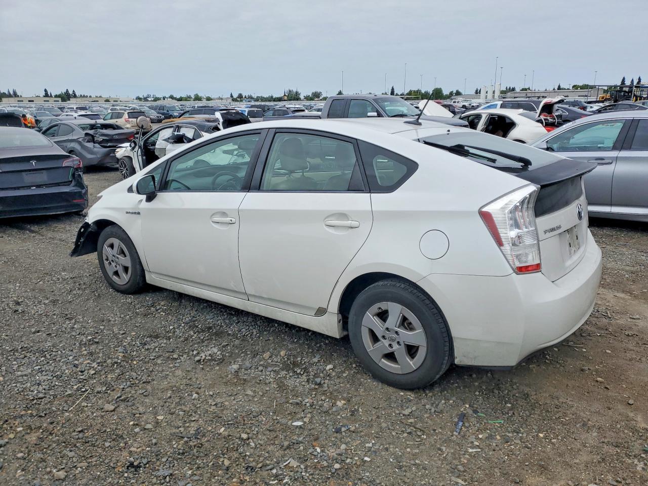 2010 Toyota Prius Iv - Image 2