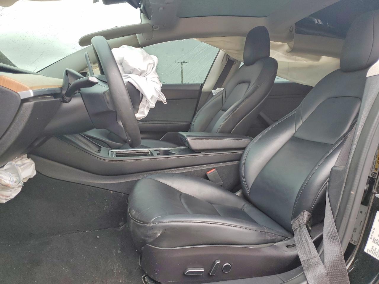2022 Tesla Model 3 - Image 7