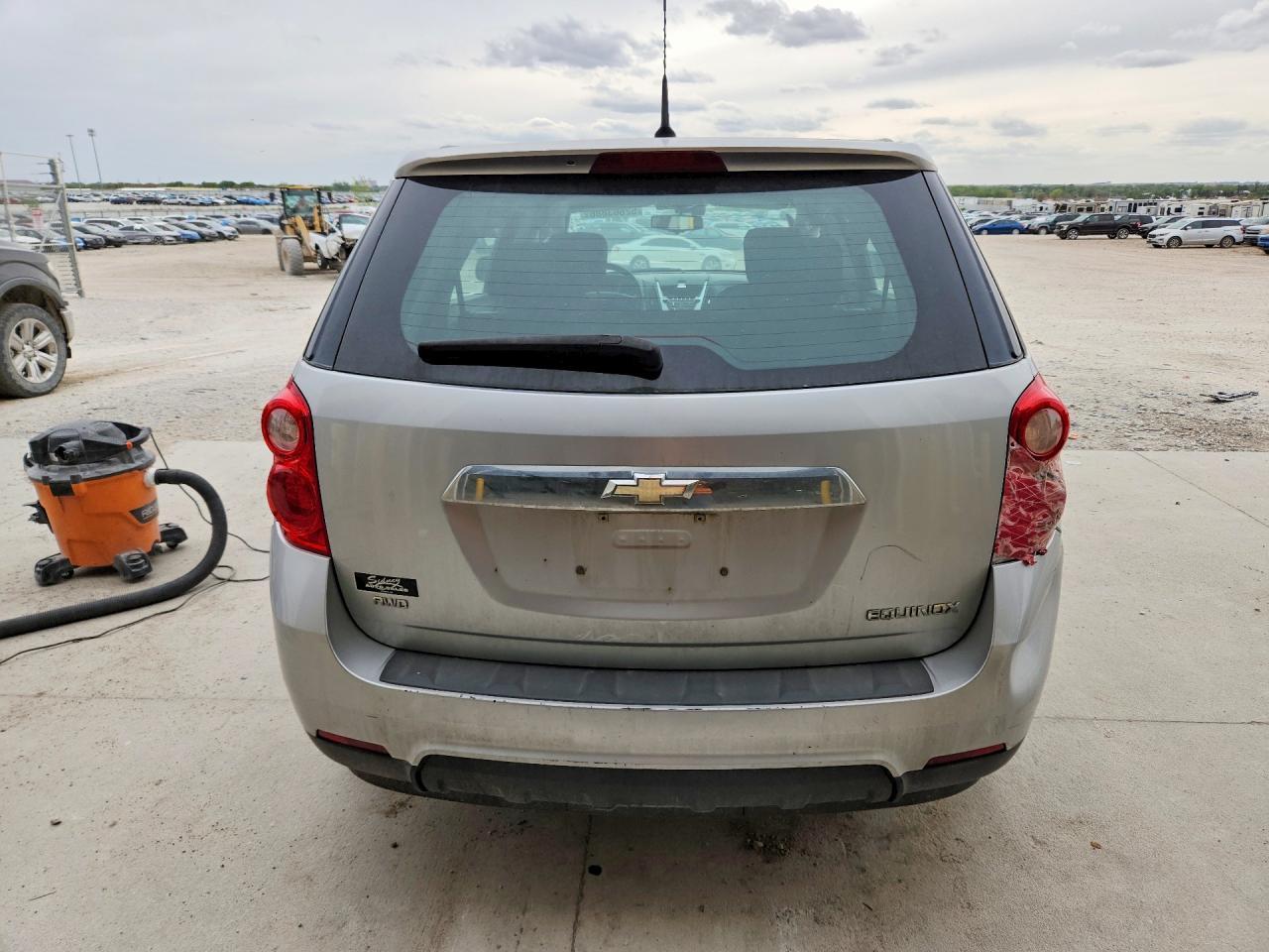 2011 Chevrolet Equinox Ls - Фото 6