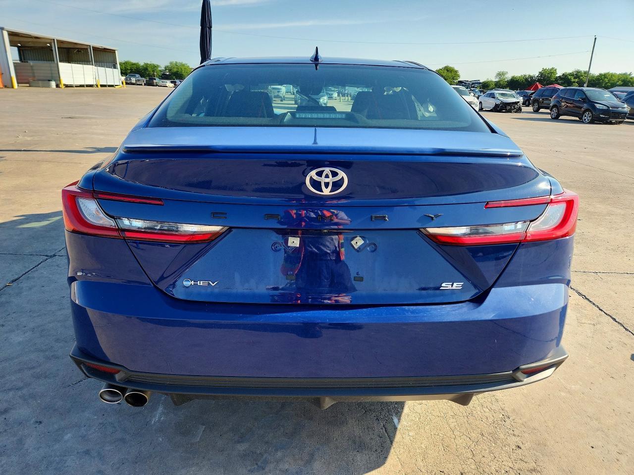 2025 Toyota Camry Se - Фото 6