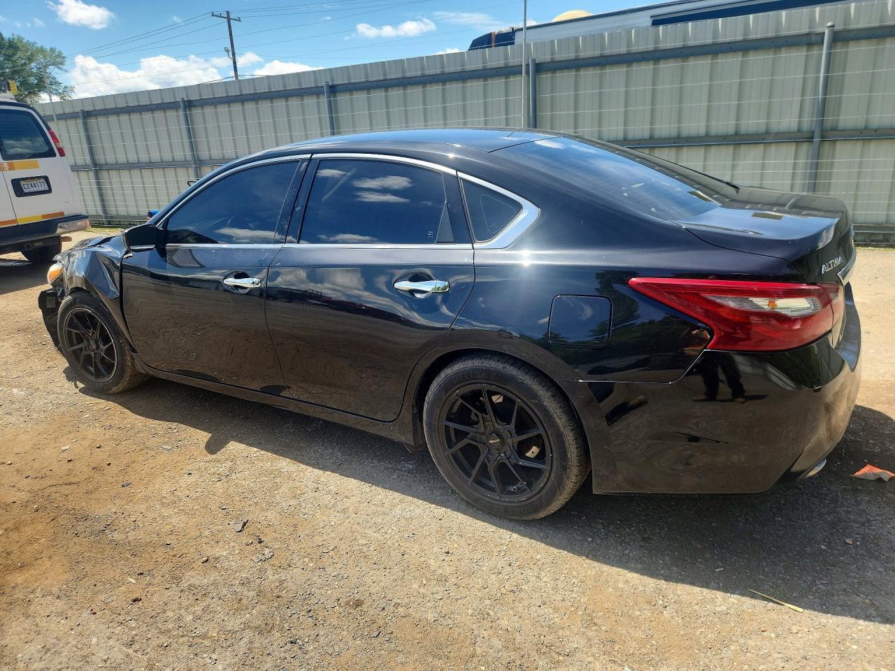 2018 Nissan Altima 2.5 S - Фото 2
