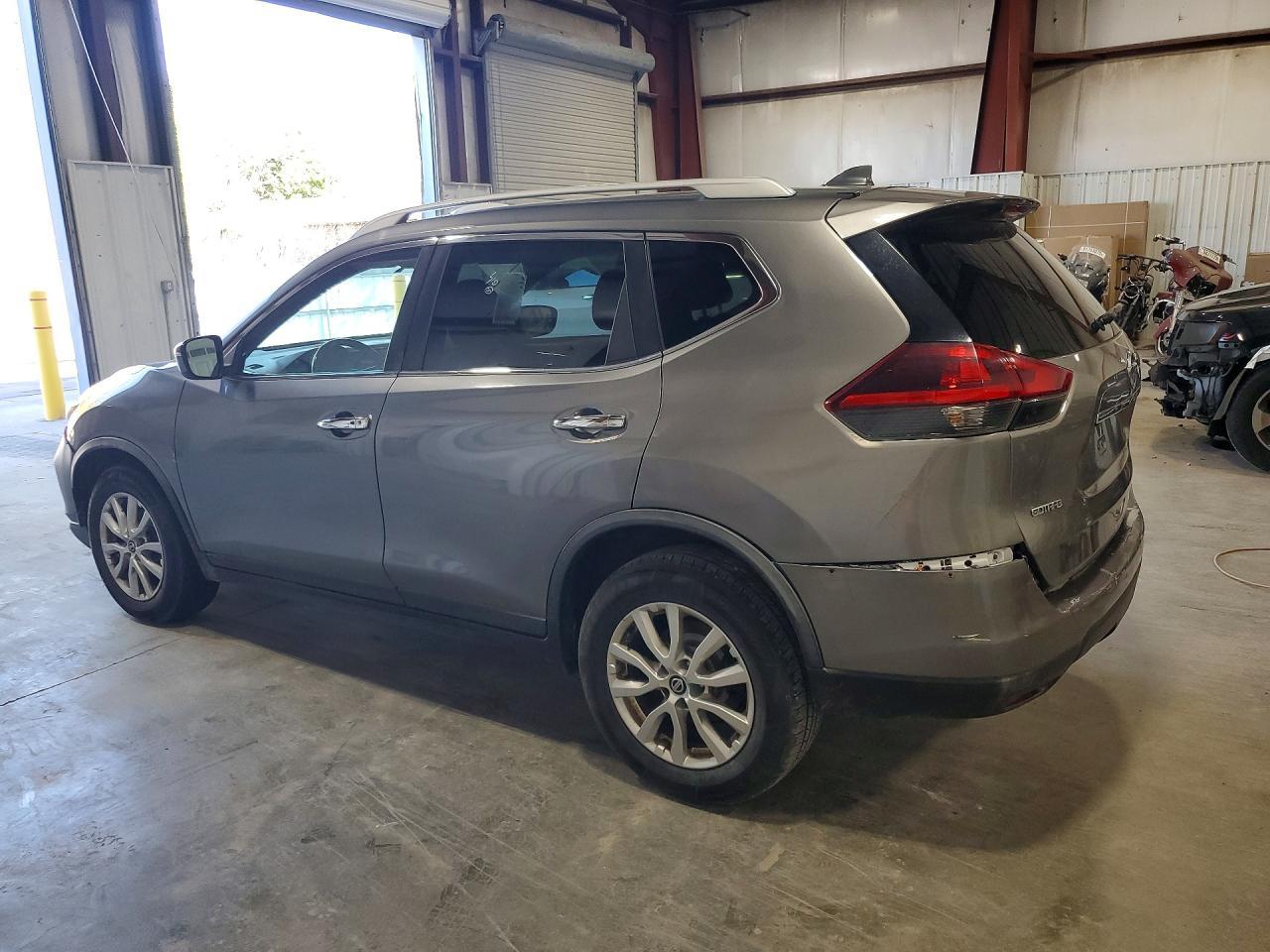 2018 Nissan Rogue Sv - Image 2