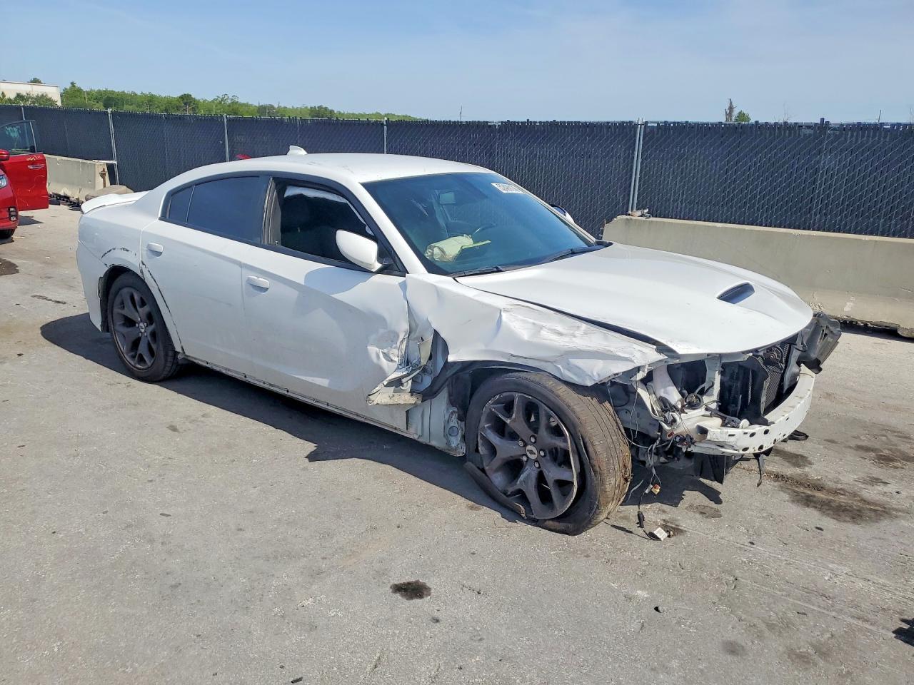 2019 Dodge Charger R - Image 4