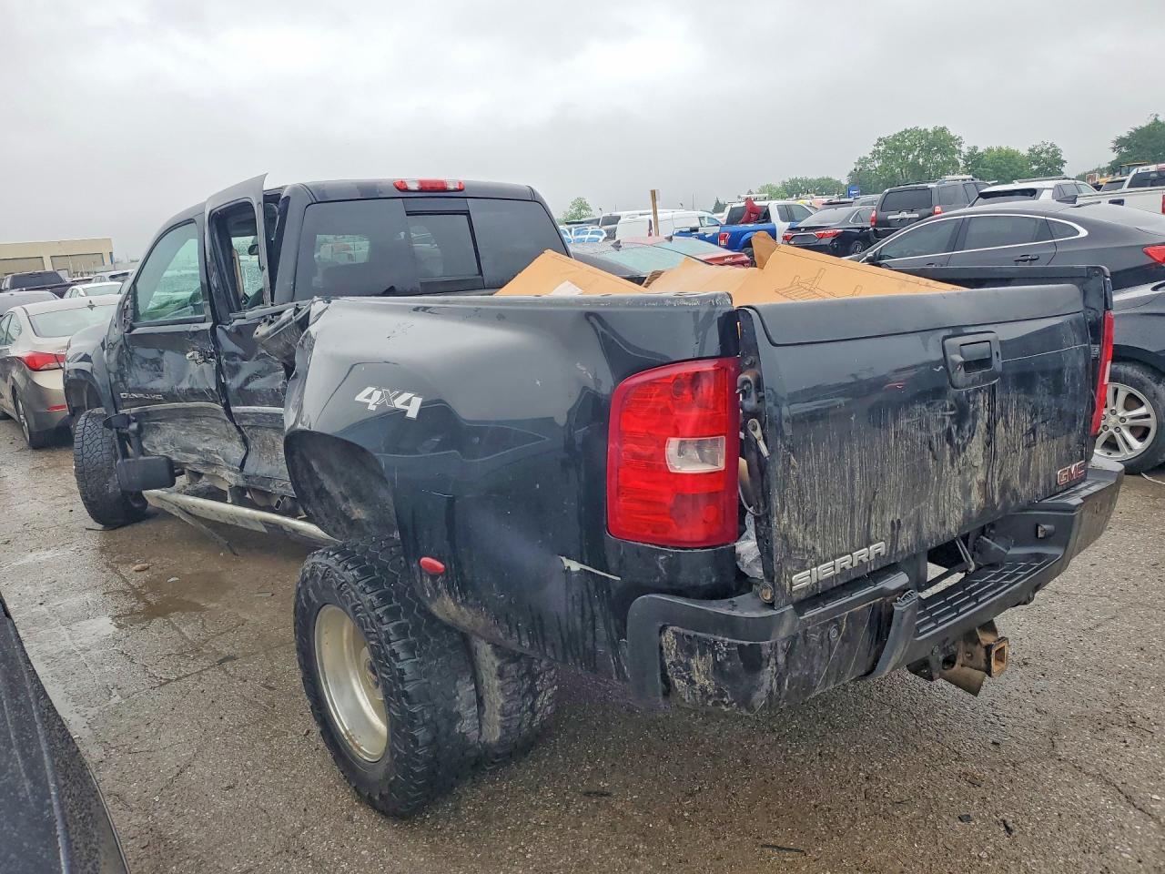 2013 GMC Sierra K3500 Denali - Image 2